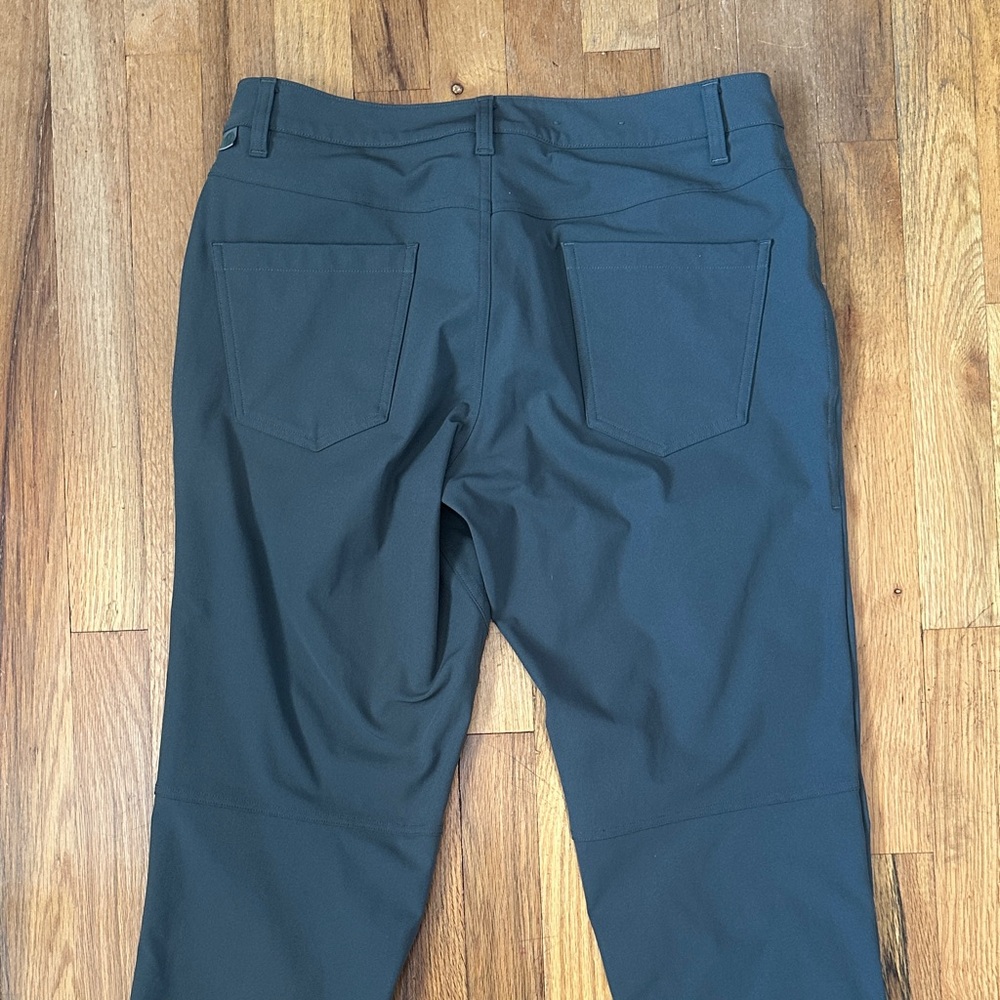 lululemon athletica commission Men's Dark Sage Green Stretch Pants - Picture 5 of 6